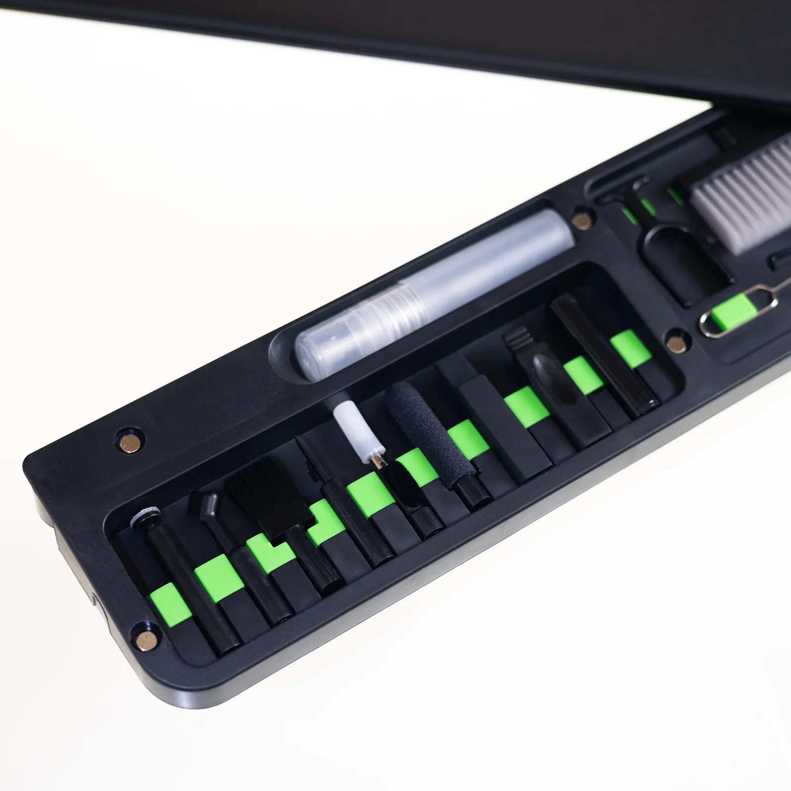 Gamakay Wrist Rest Pad with 21 in 1 Cleaning Tool Kit for 85% / 100% Keyboard - Image 5